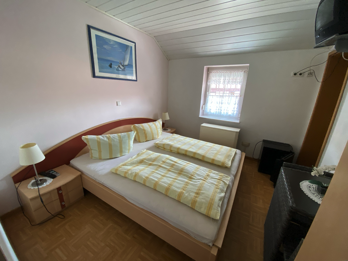 Doppelzimmer Gästehaus Birgit zum Rosengarten Breitau